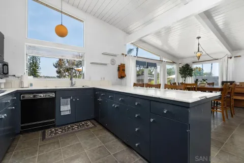 $1,900,000 | 2550 Aster Street, San Diego, CA 92109
