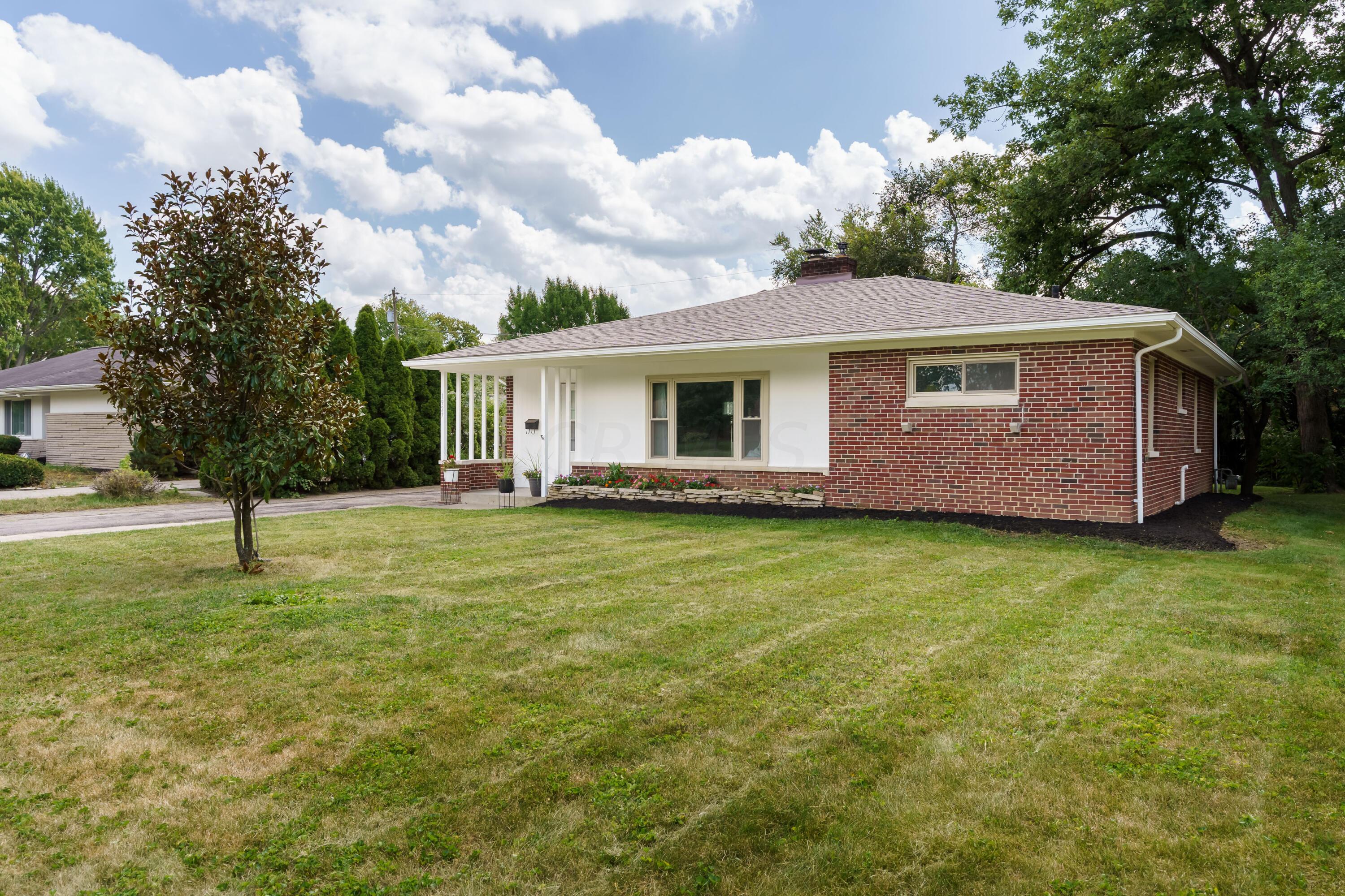1927 Harwitch Road Columbus, OH 43221 - Photo 4 of 32 1927 Harwitch Rd_MLS_3