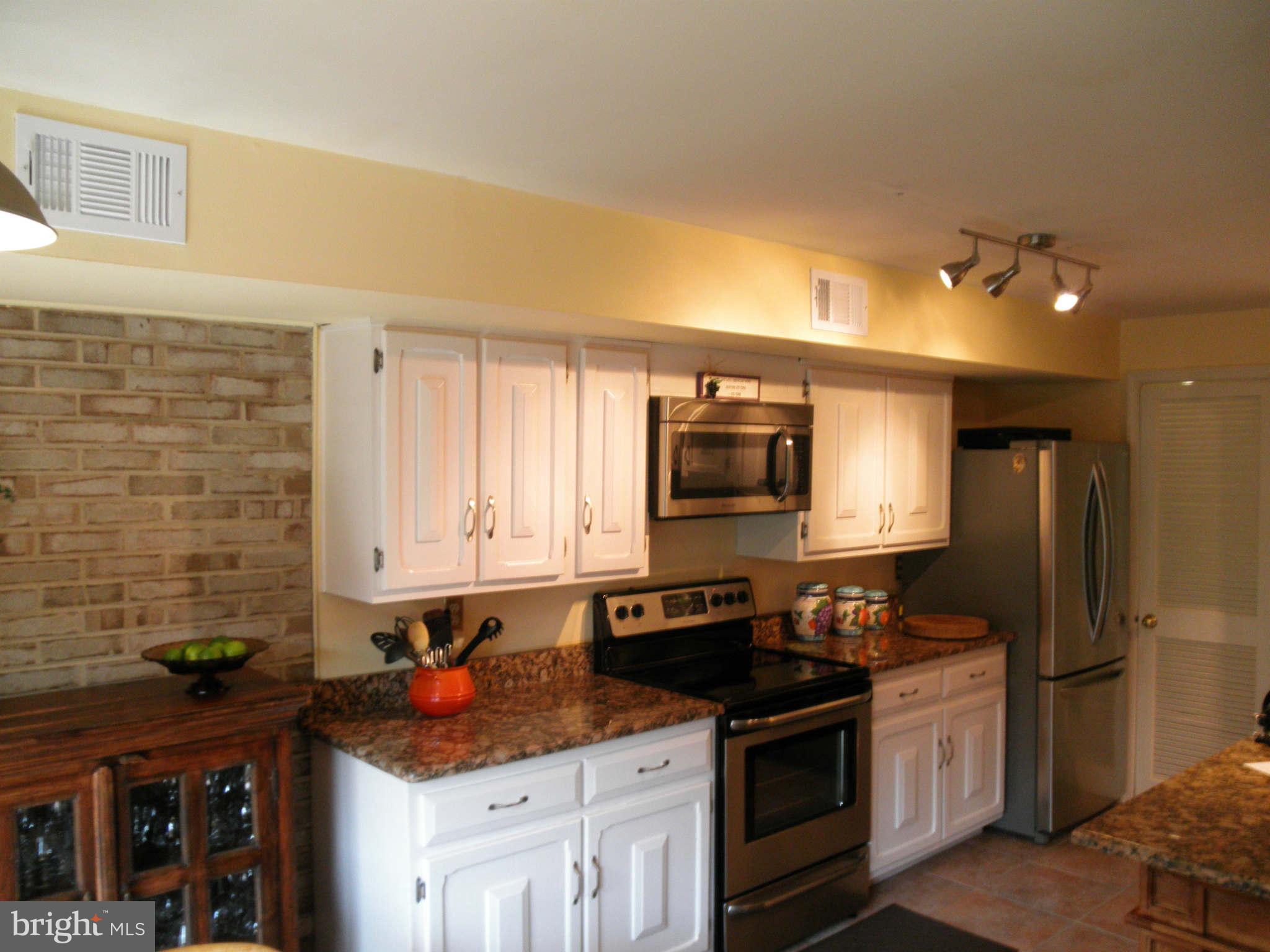 4510 Twinbrook Road Fairfax, VA 22032 - Photo 8 of 30 Kitchen