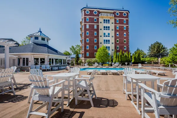 $1,200,000 | 200 Lake Street, Unit 3B, St. Joseph, MI 49085