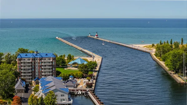 $1,200,000 | 200 Lake Street, Unit 3B, St. Joseph, MI 49085