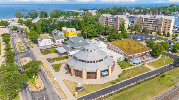 $1,200,000 | 200 Lake Street, Unit 3B, St. Joseph, MI 49085