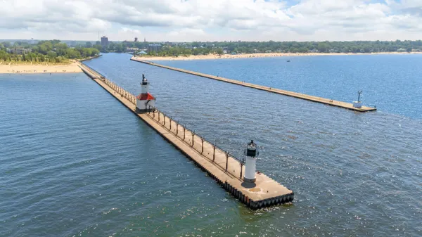 $1,200,000 | 200 Lake Street, Unit 3B, St. Joseph, MI 49085