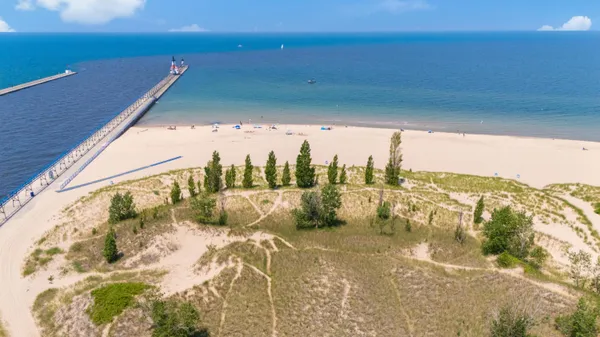 $1,200,000 | 200 Lake Street, Unit 3B, St. Joseph, MI 49085