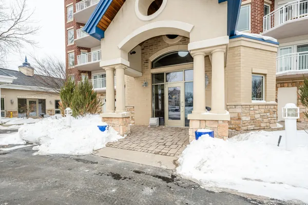 $1,200,000 | 200 Lake Street, Unit 3B, St. Joseph, MI 49085