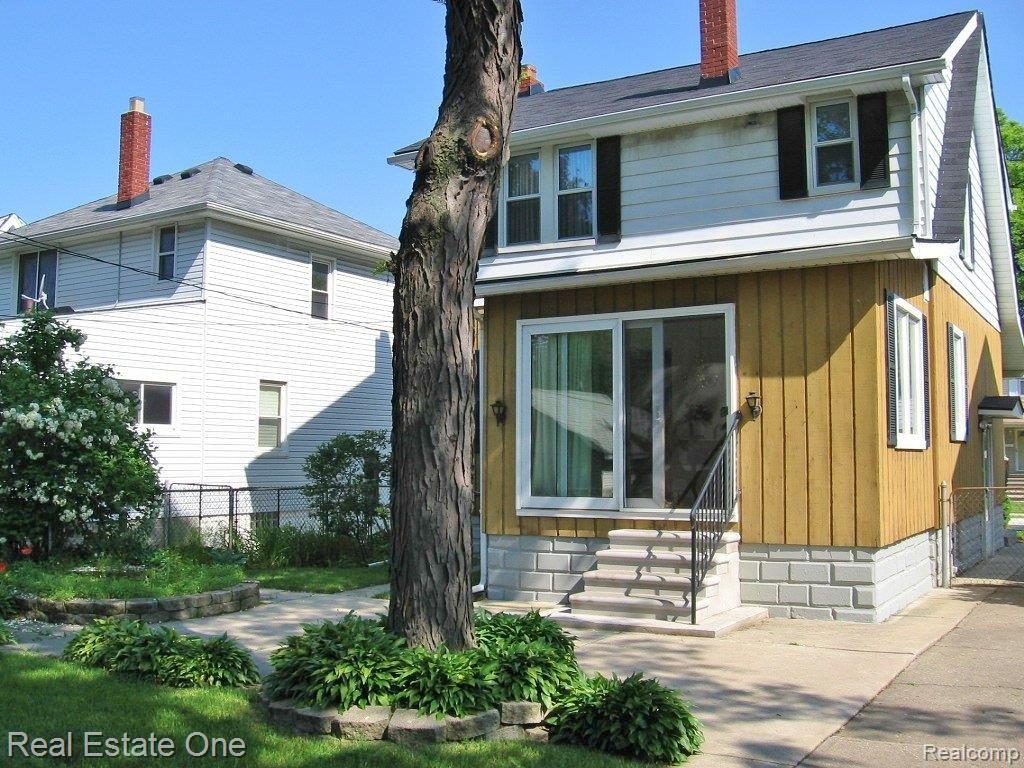 8336 Harding Street Center Line, MI 48015 - Photo 8 of 9 7.JPG