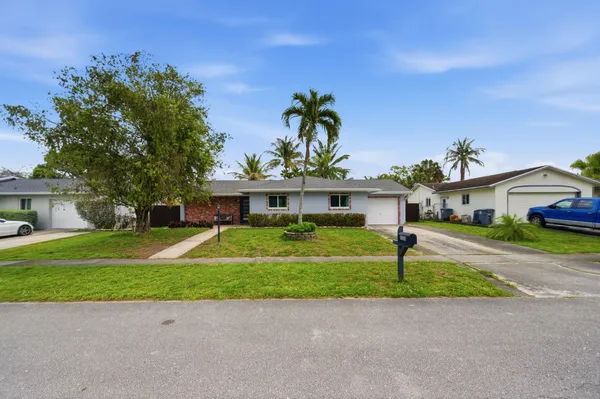 $3,800 | 10234 Sleepy Brook Way, Watergate, FL 33428