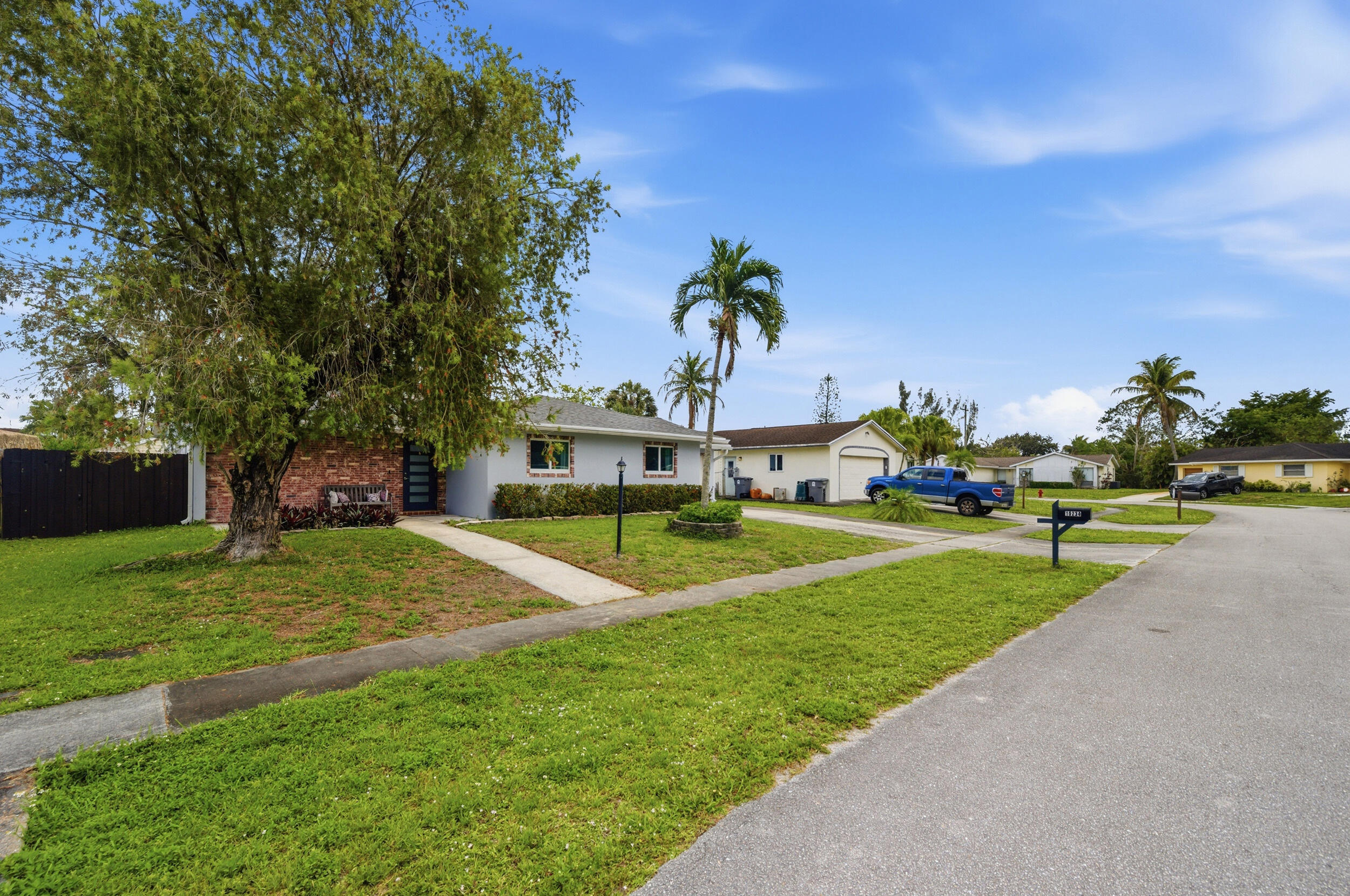 10234 Sleepy Brook Way Watergate, FL 33428 - Photo 3 of 31 1__d4s6841