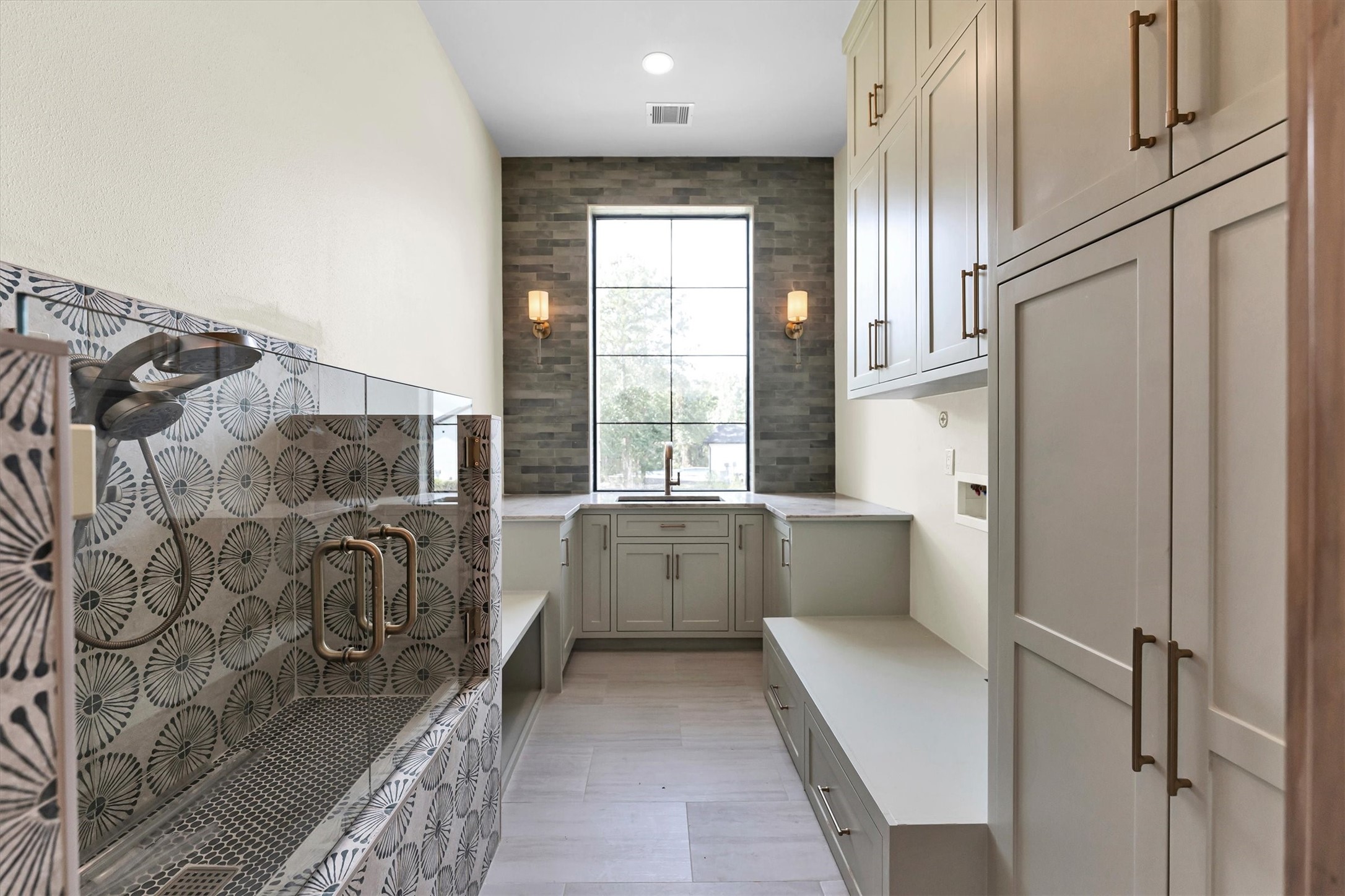 23701 Birch Grove Road Montgomery, TX 77316 - Photo 31 of 50 Dog station!