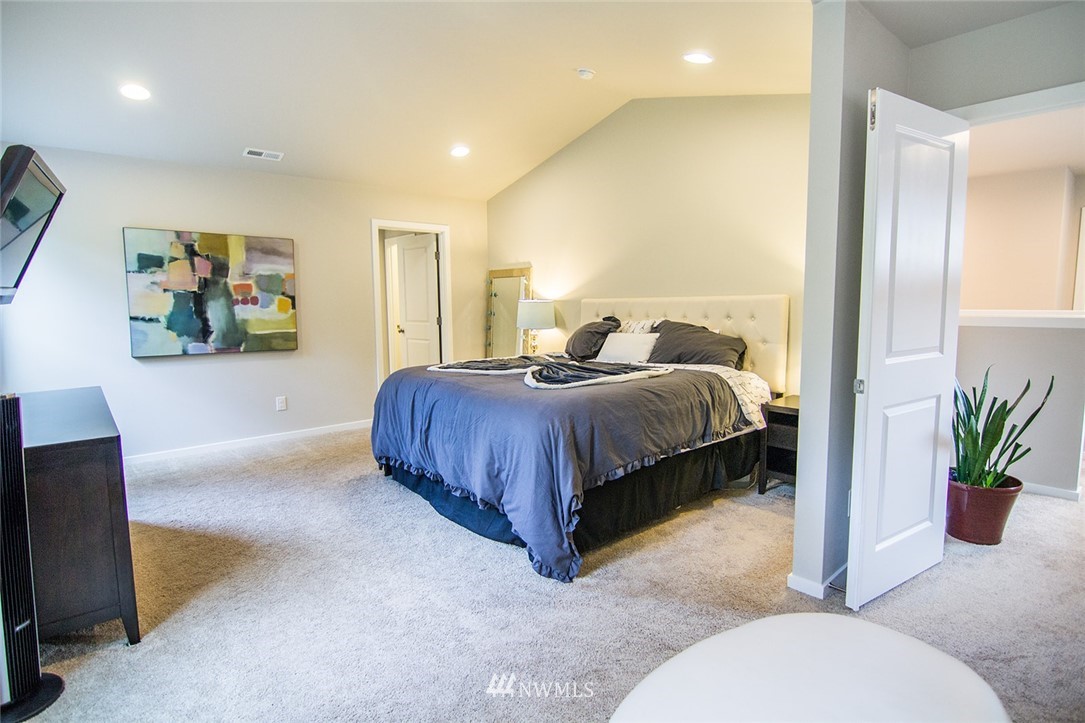 427 161st Place Southeast Bothell, WA 98012 - Photo 11 of 25 Gallery Image 11