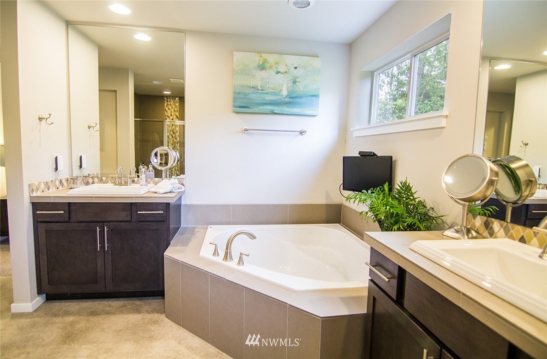 427 161st Place Southeast Bothell, WA 98012 - Photo 12 of 25 Gallery Image 12