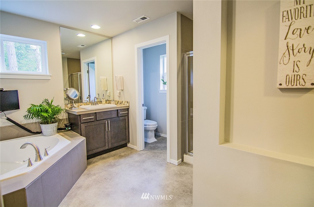 427 161st Place Southeast Bothell, WA 98012 - Photo 13 of 25 Gallery Image 13