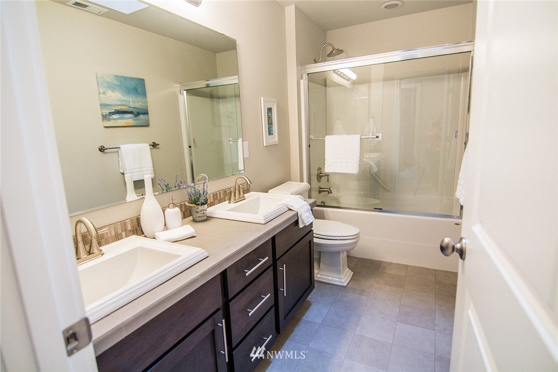 427 161st Place Southeast Bothell, WA 98012 - Photo 16 of 25 Gallery Image 16