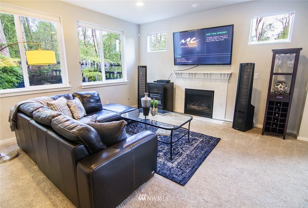 427 161st Place Southeast Bothell, WA 98012 - Photo 4 of 25 Gallery Image 4