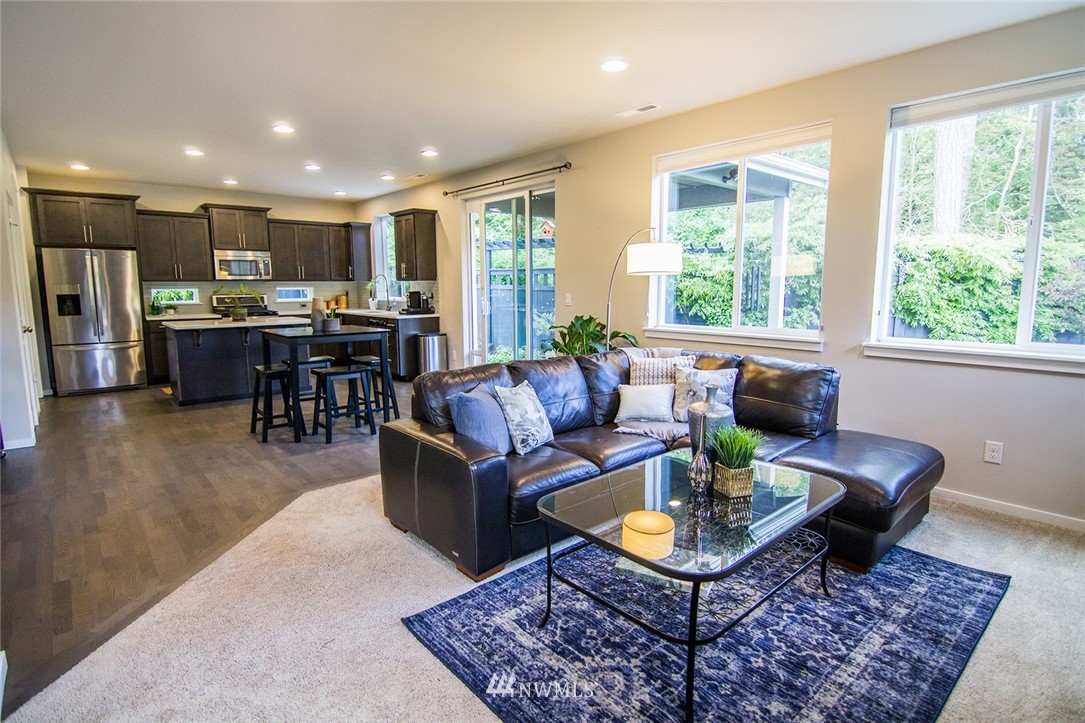 427 161st Place Southeast Bothell, WA 98012 - Photo 5 of 25 Gallery Image 5