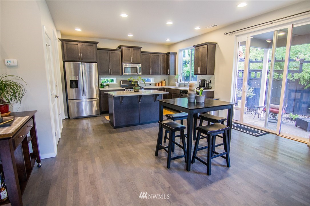 427 161st Place Southeast Bothell, WA 98012 - Photo 6 of 25 Gallery Image 6