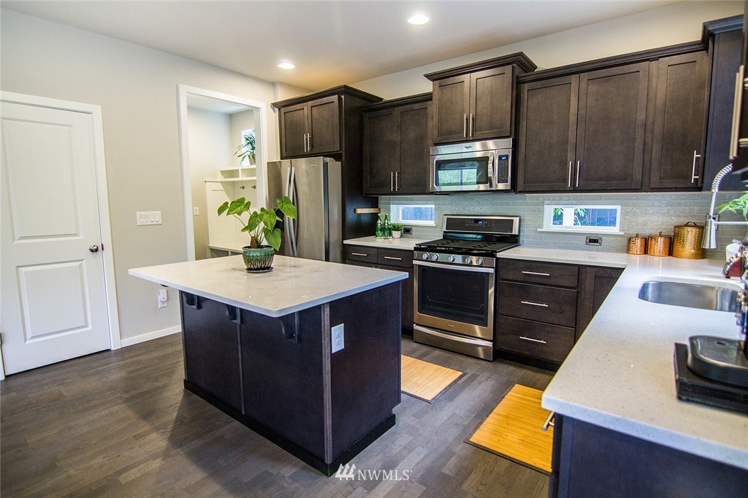427 161st Place Southeast Bothell, WA 98012 - Photo 7 of 25 Gallery Image 7