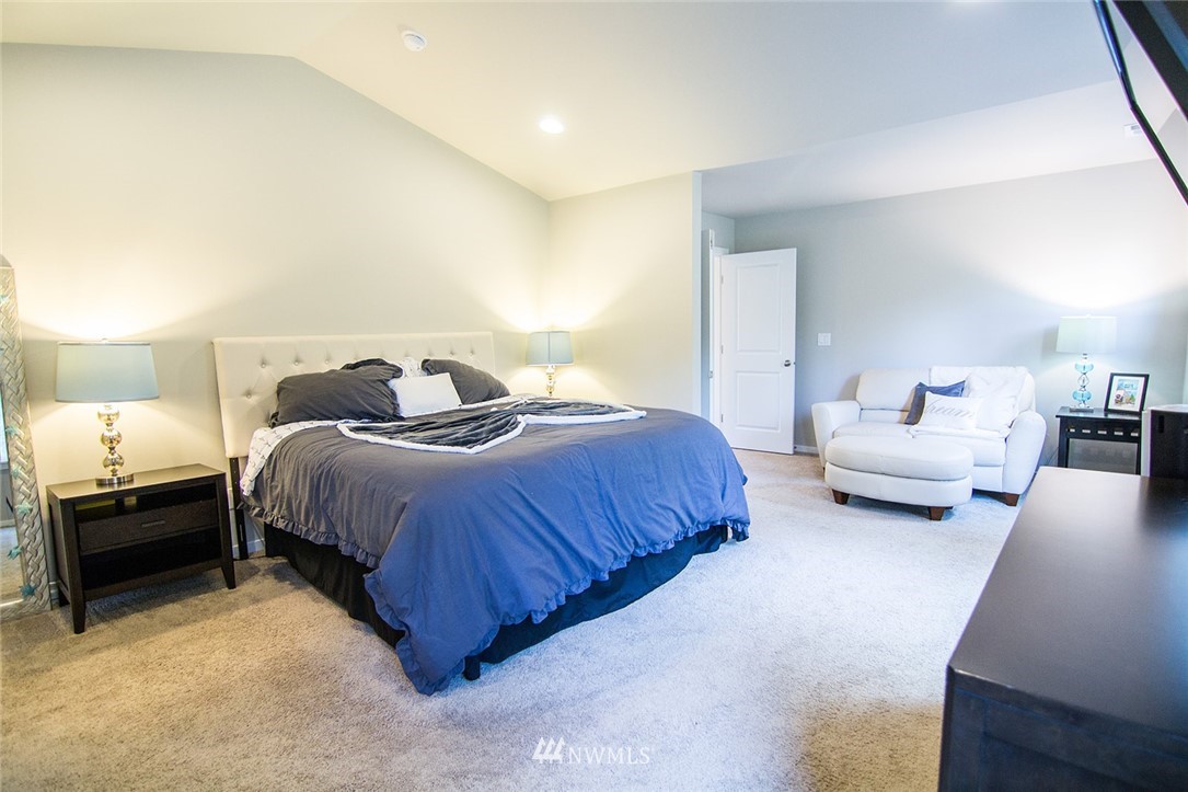 427 161st Place Southeast Bothell, WA 98012 - Photo 10 of 25 Gallery Image 10