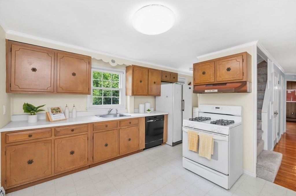6 Truman Road Newton, MA 02459 - Photo 7 of 22