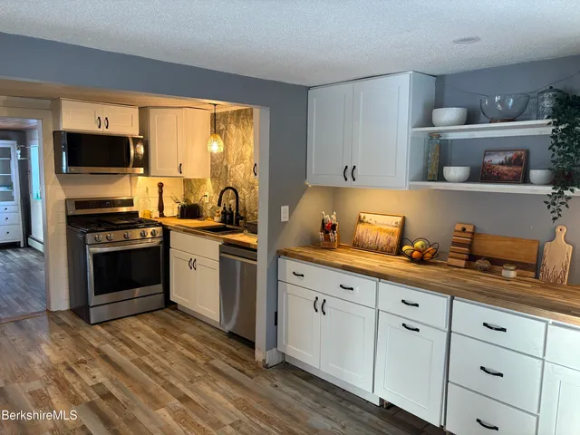 $384,000 | 20 Moscow Road, West Stockbridge, MA 01266