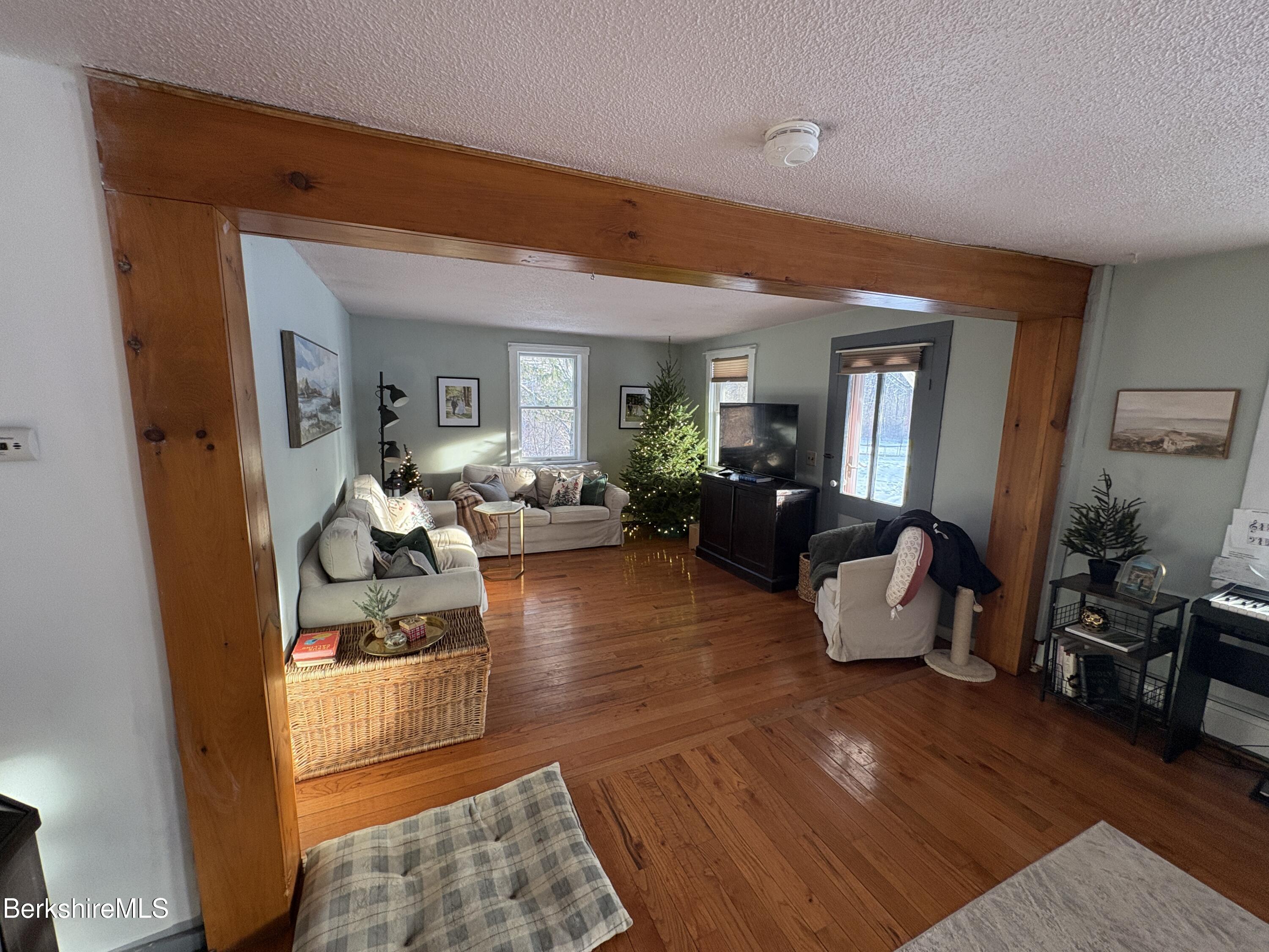 20 Moscow Road West Stockbridge, MA 01266 - Photo 16 of 33 Living room