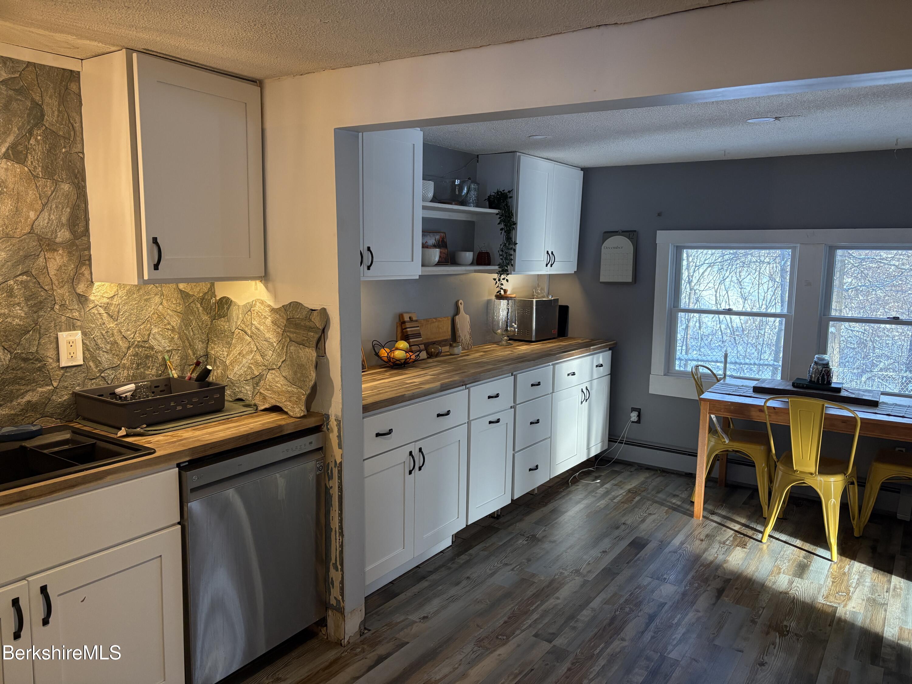 20 Moscow Road West Stockbridge, MA 01266 - Photo 10 of 33 Eat in kitchen