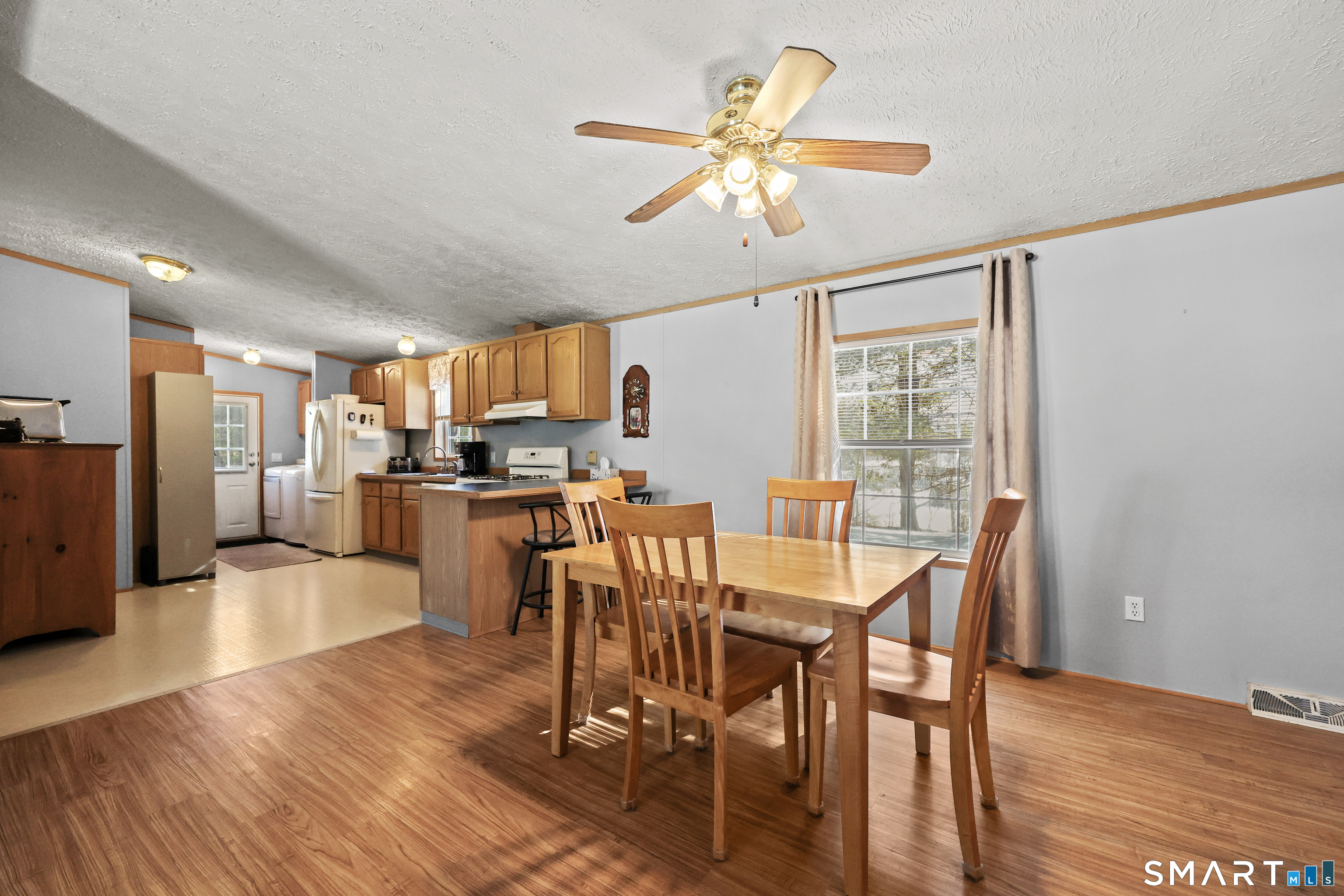 7 Circle Drive Windham, CT 06256 - Photo 11 of 36 dining area