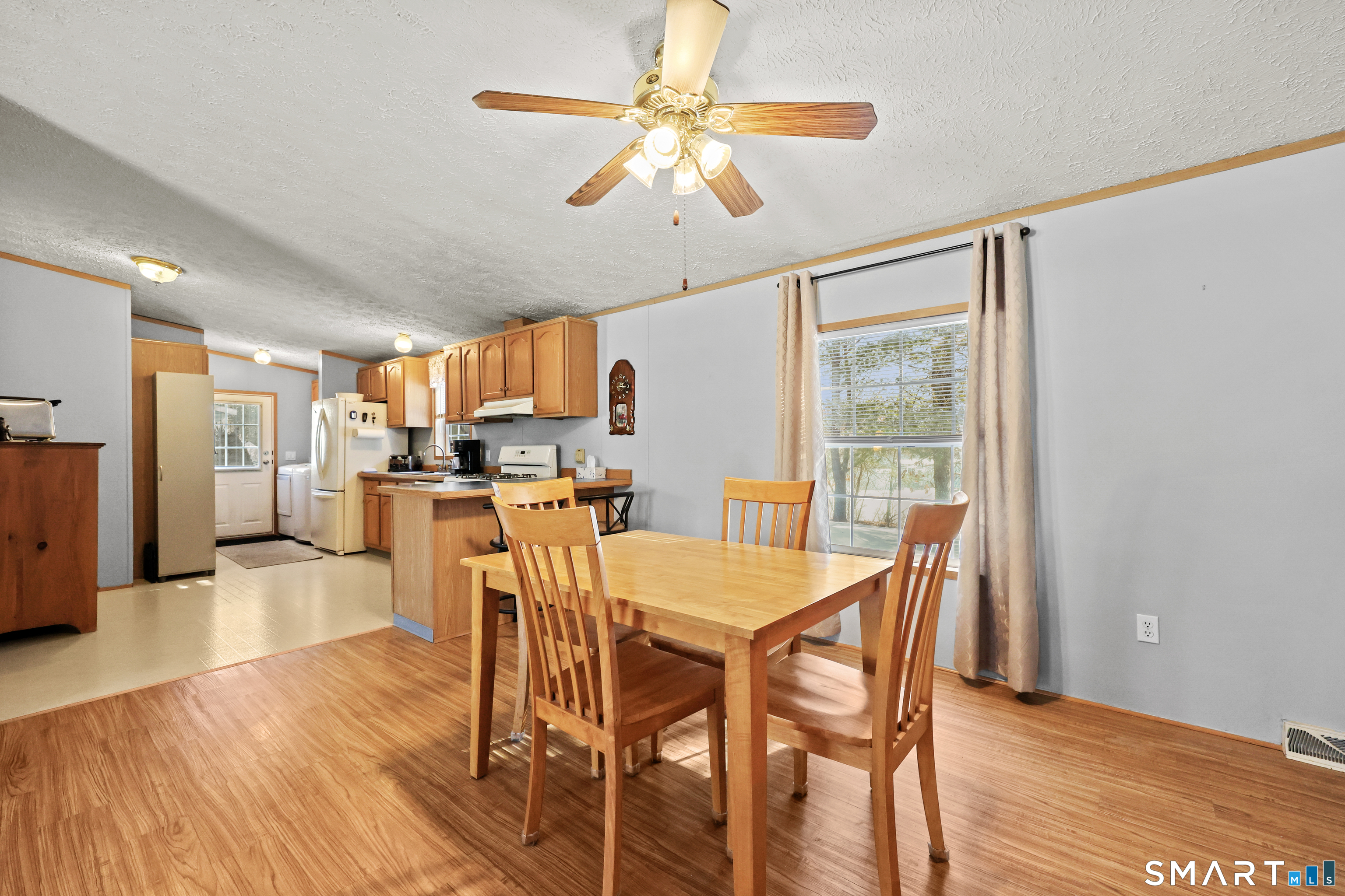 7 Circle Drive Windham, CT 06256 - Photo 16 of 36 Dining area