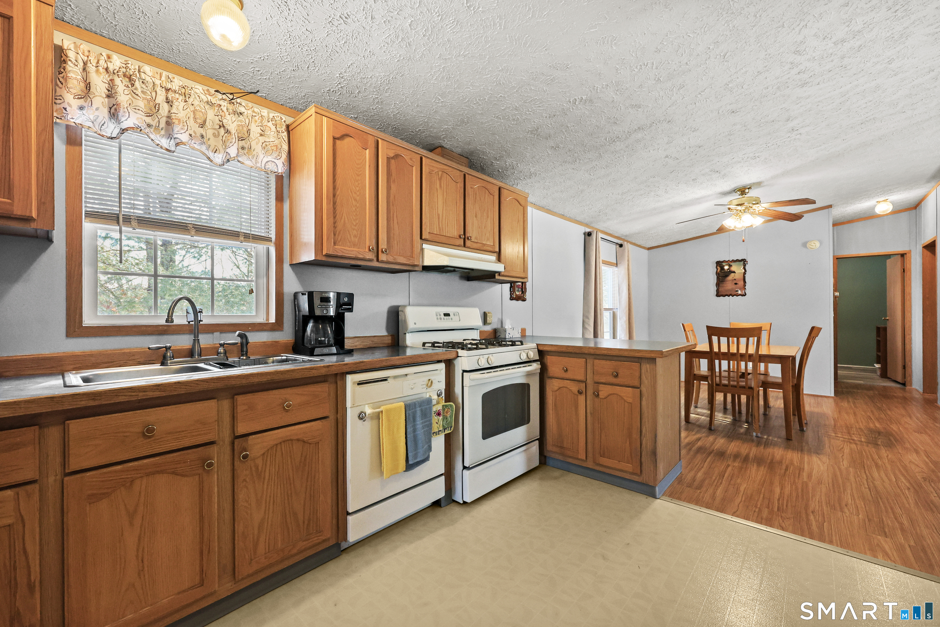 7 Circle Drive Windham, CT 06256 - Photo 19 of 36 Kitchen