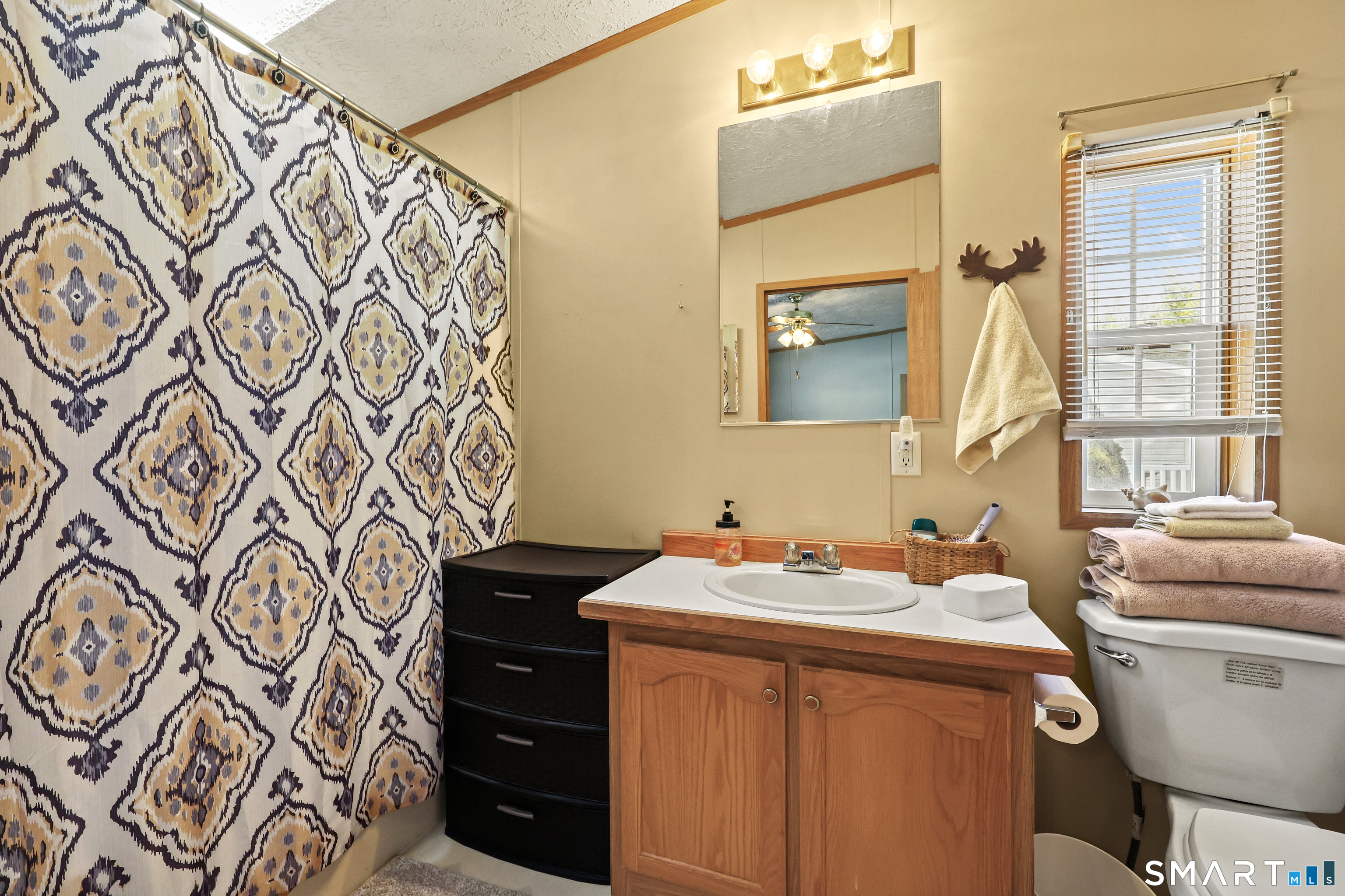 7 Circle Drive Windham, CT 06256 - Photo 23 of 36 Primary bedroom bath