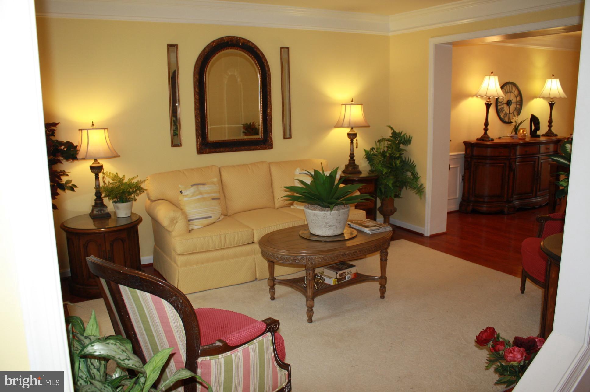 8606 Compass Court Laurel, MD 20708 - Photo 11 of 30 Living Room