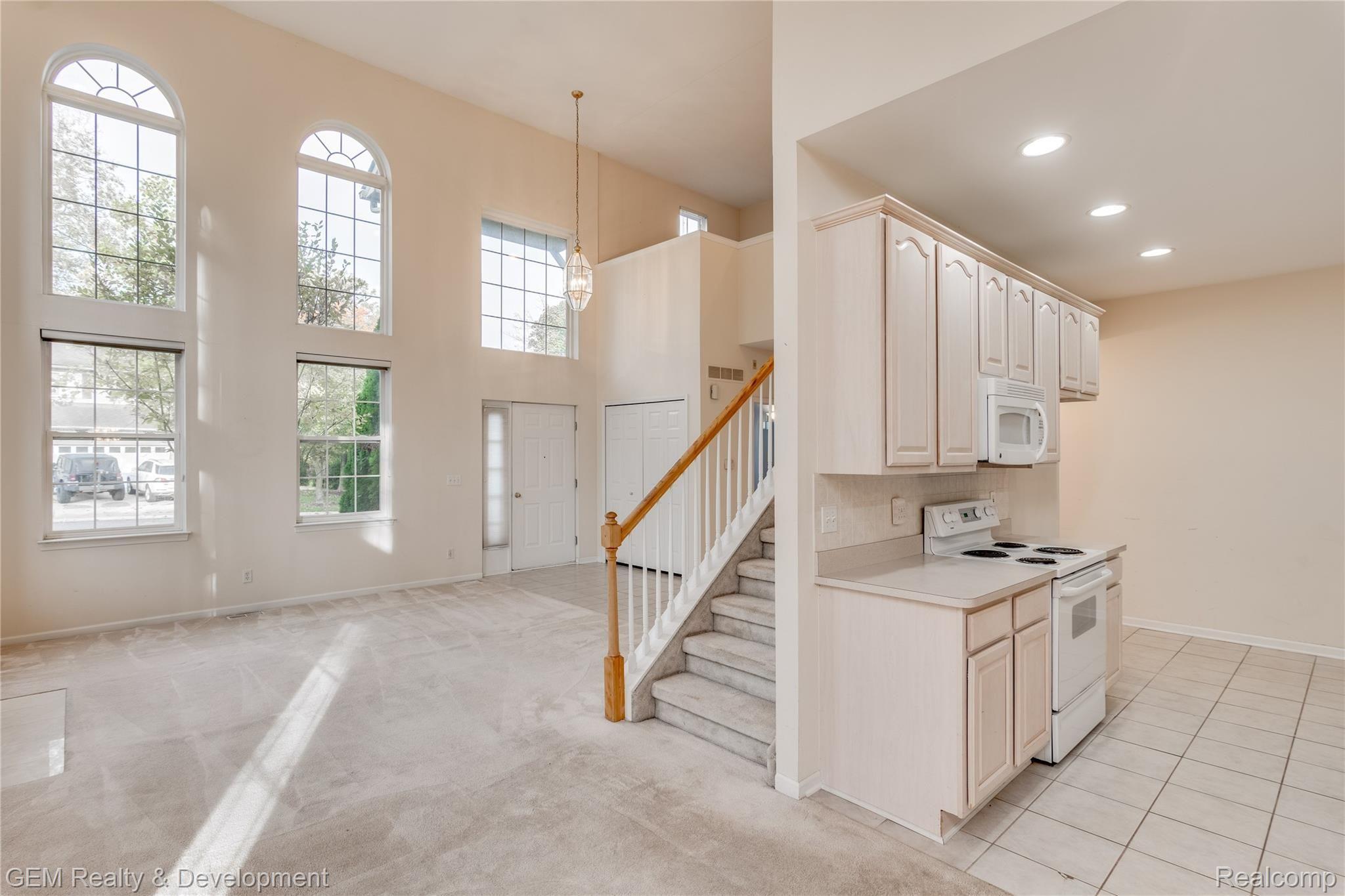 41747 Glade Road Canton, MI 48187 - Photo 7 of 37 Open Layout