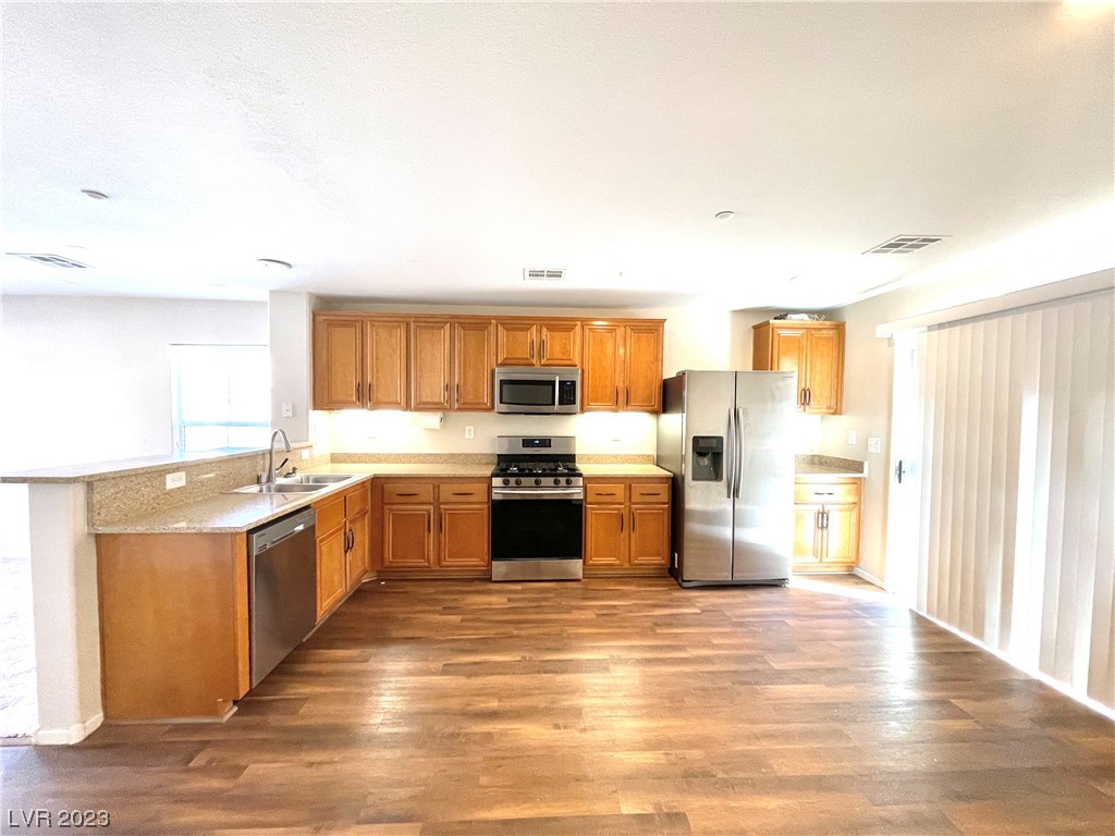 1160 Paradise River Road Henderson, NV 89002 - Photo 7 of 36