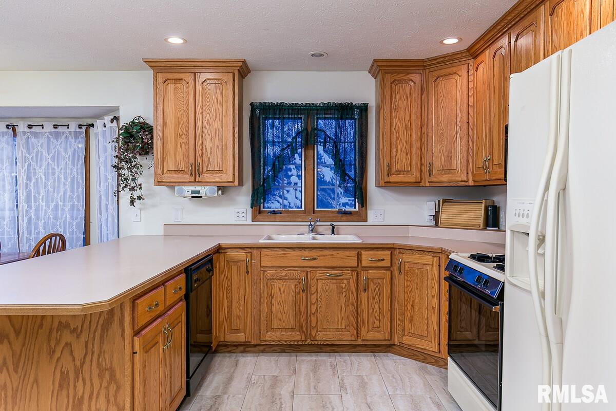 2 St George Court Mackinaw, IL 61755 - Photo 16 of 50 Gallery Image 16