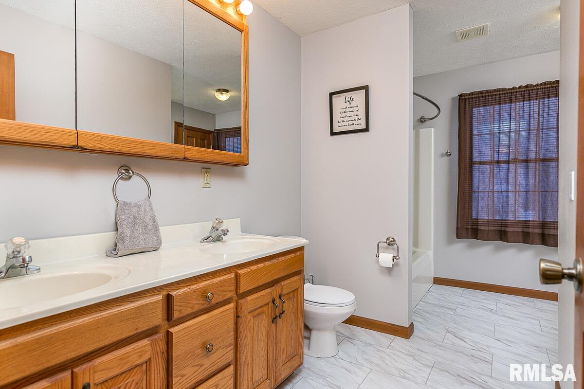 2 St George Court Mackinaw, IL 61755 - Photo 30 of 50 Gallery Image 30