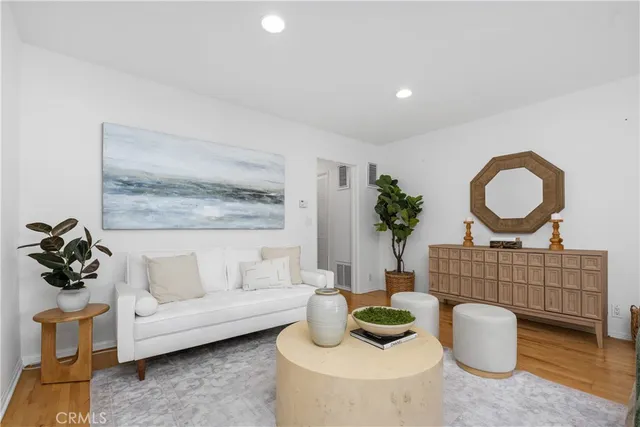 $899,000 | 1925 Montana Avenue, Unit 3, Santa Monica, CA 90403