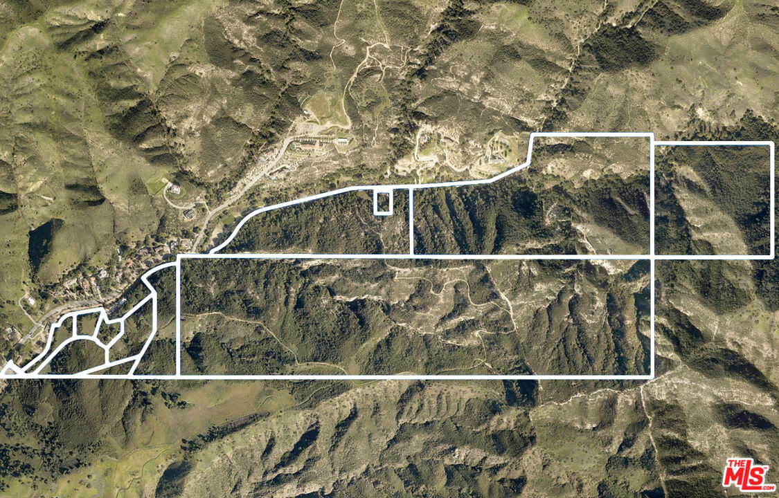 317 Acres - The Calabasas Ranch Calabasas, CA 91302 - Photo 3 of 7 a view of a balcony