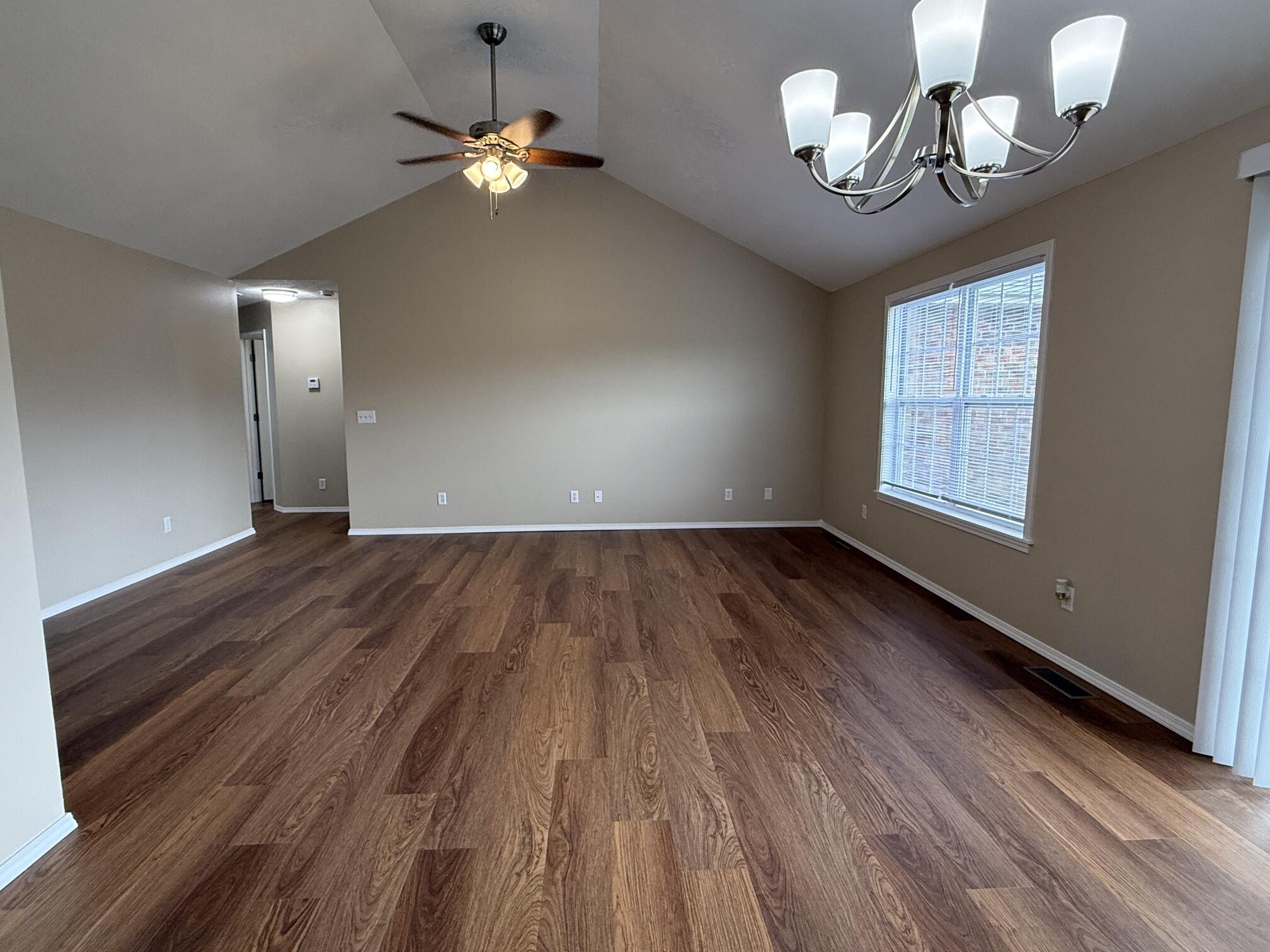 4420 West Delmar Street Springfield, MO 65802 - Photo 4 of 16 IMG_3605
