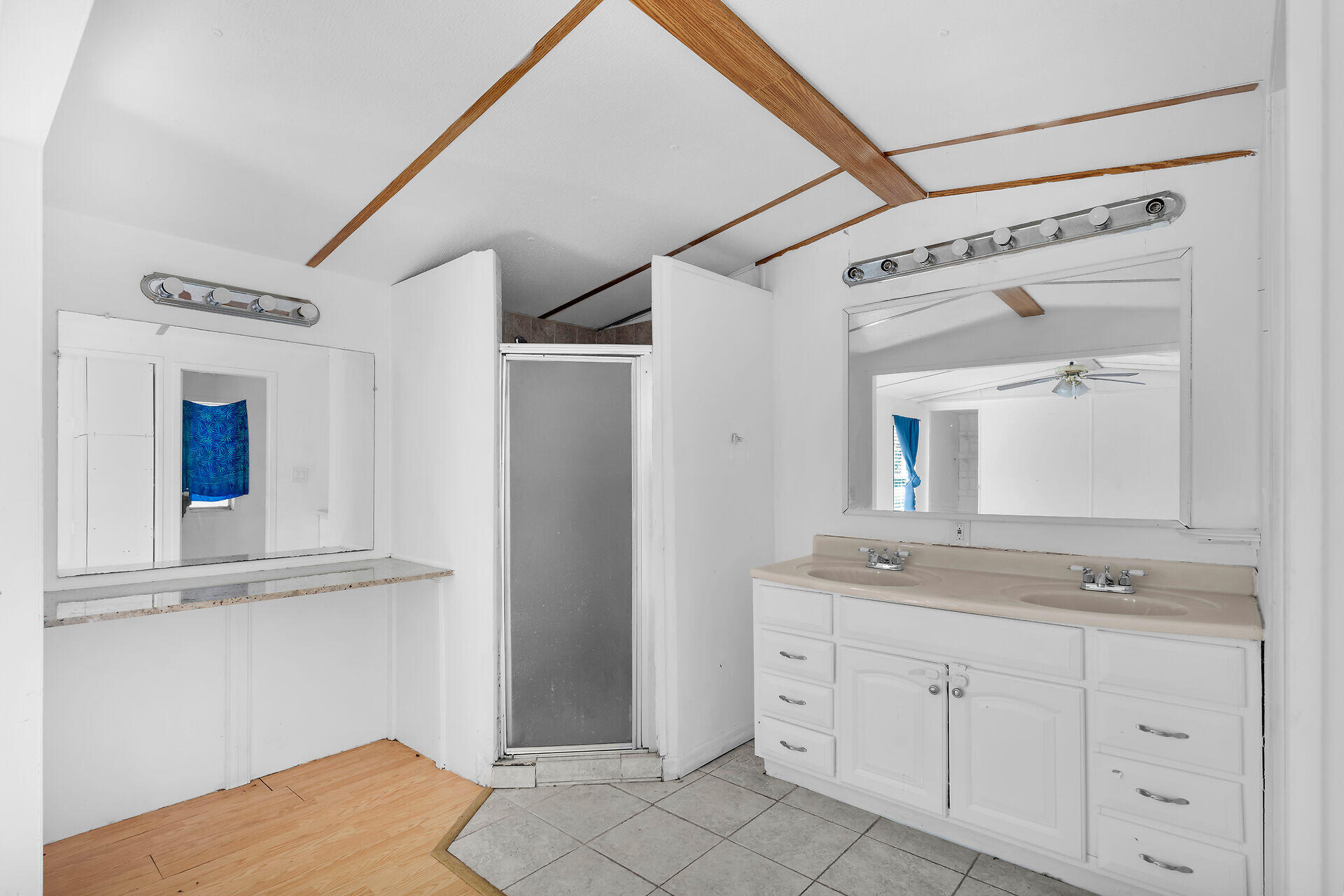 802 Largo Road Key Largo, FL 33037 - Photo 19 of 28 Primary Bathroom