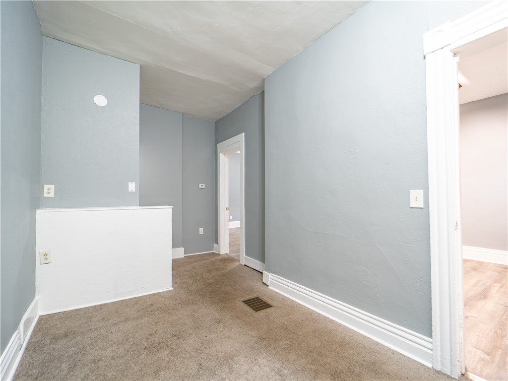 26 Borchard Street Rochester, NY 14621 - Photo 8 of 9