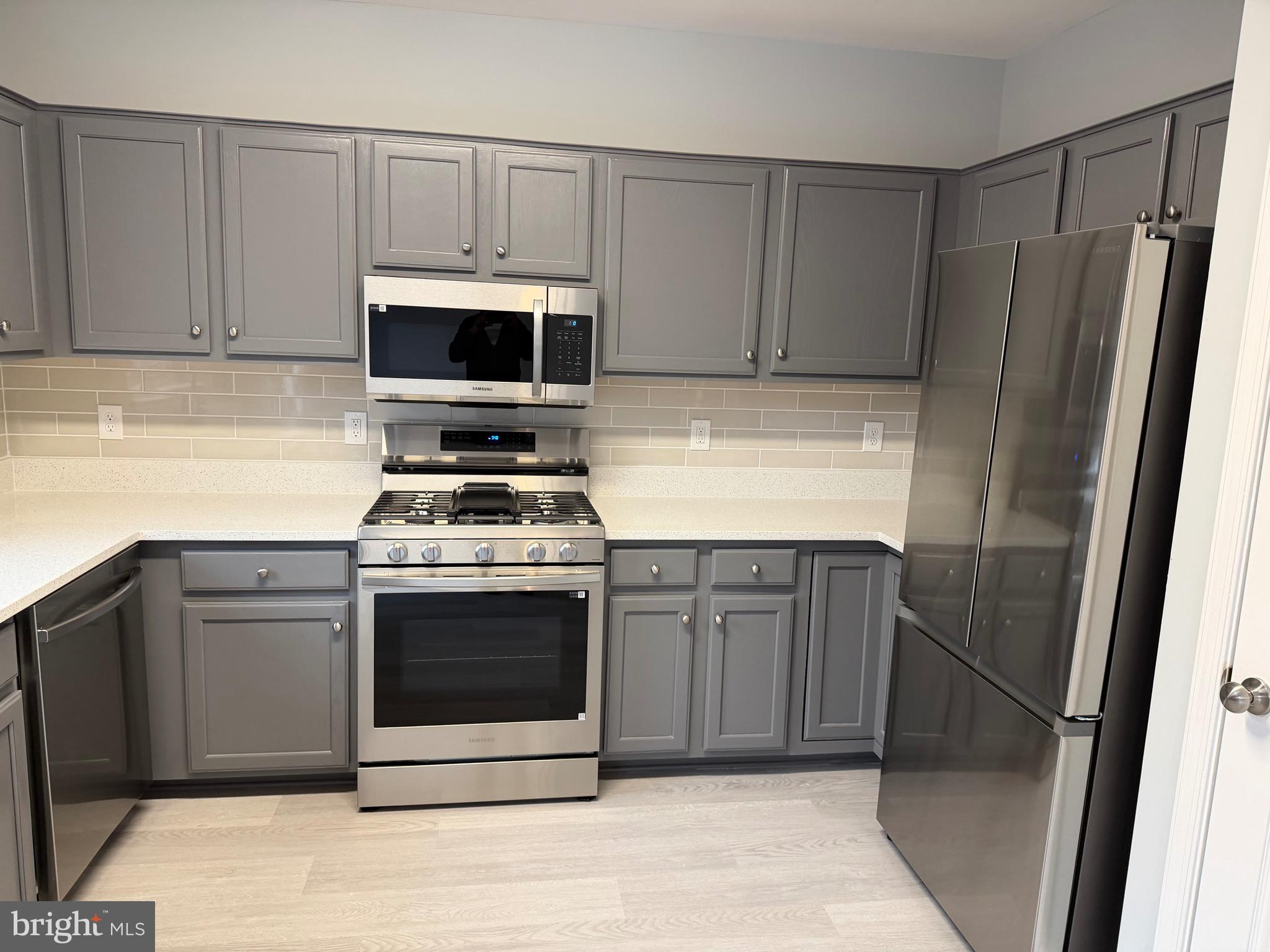 9053 Two Bays Road Lorton, VA 22079 - Photo 9 of 32 Gallery Image 9