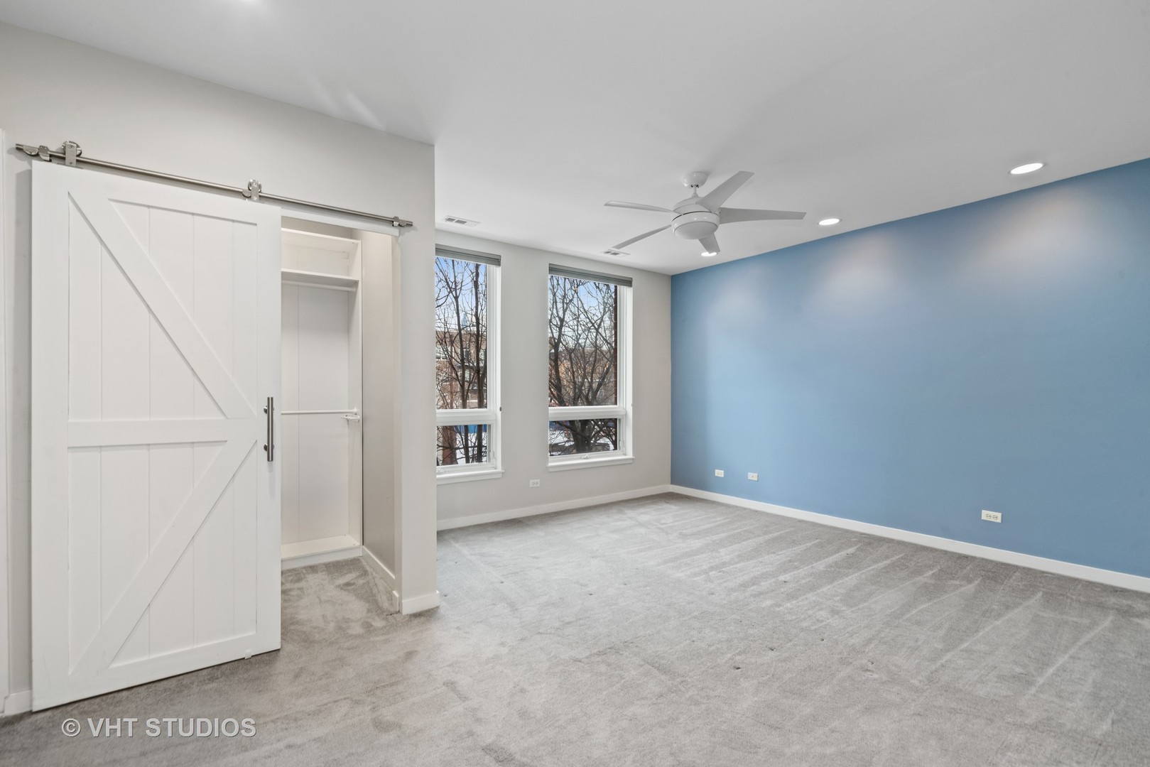 26 North May Street, Unit 322 Chicago, IL 60607 - Photo 19 of 31 a view of an empty room with a window