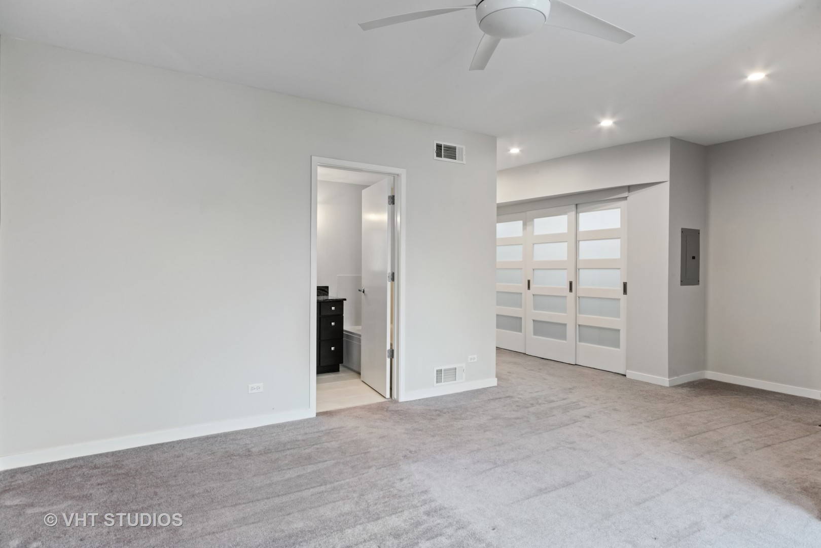 26 North May Street, Unit 322 Chicago, IL 60607 - Photo 22 of 31 an empty room with white walls and entryway