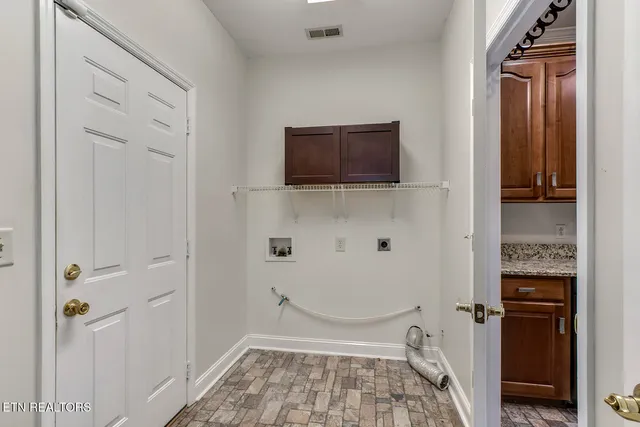 $339,900 | 430 Willow Springs Drive, Athens, TN 37303