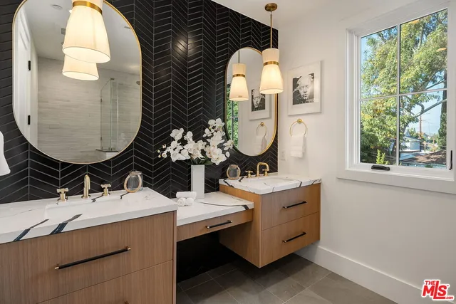 $3,795,000 | 1823 South Shenandoah Street, Los Angeles, CA 90035