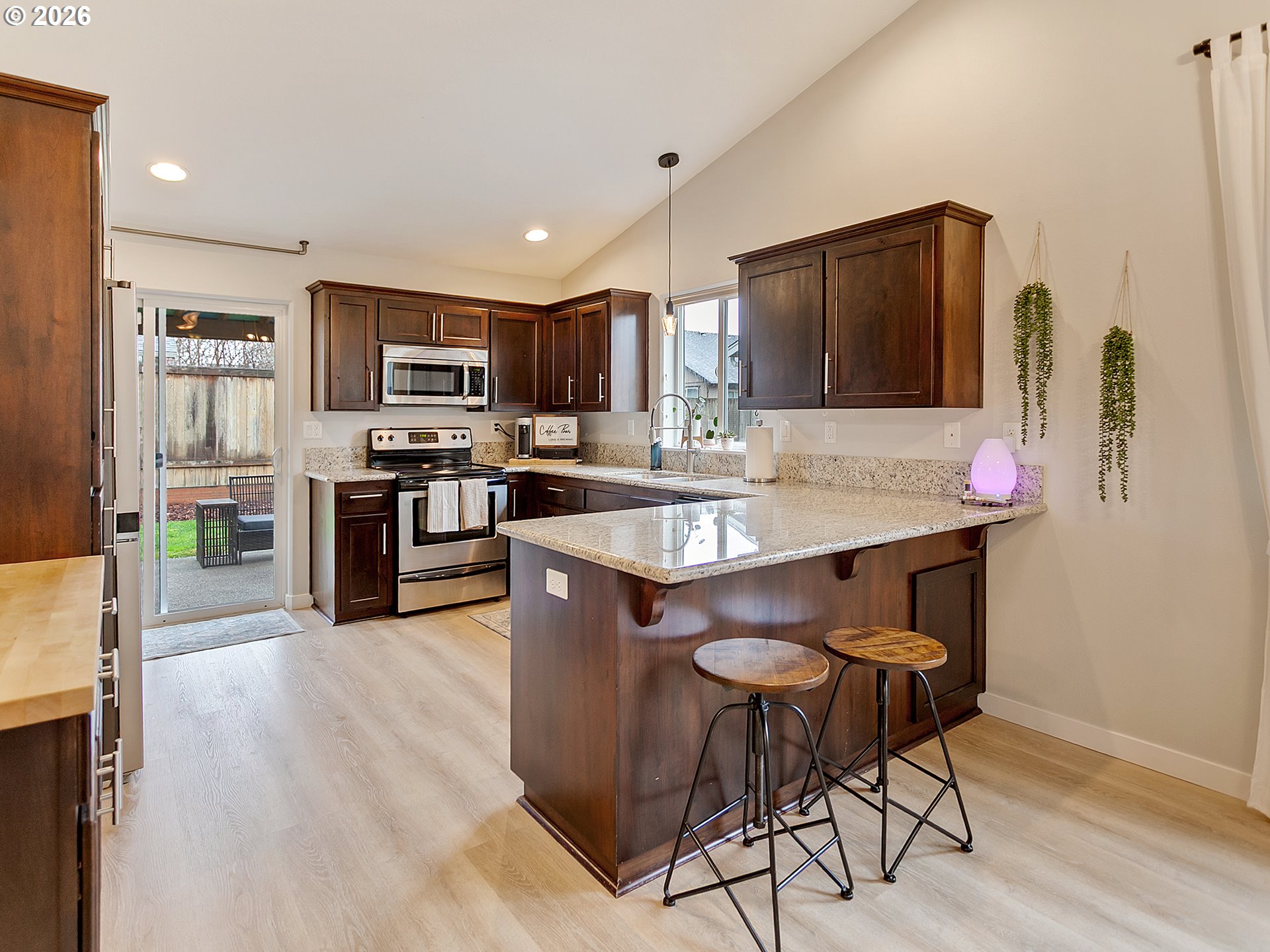 1722 Elk River Street Northwest Salem, OR 97304 - Photo 12 of 37 Kitchen