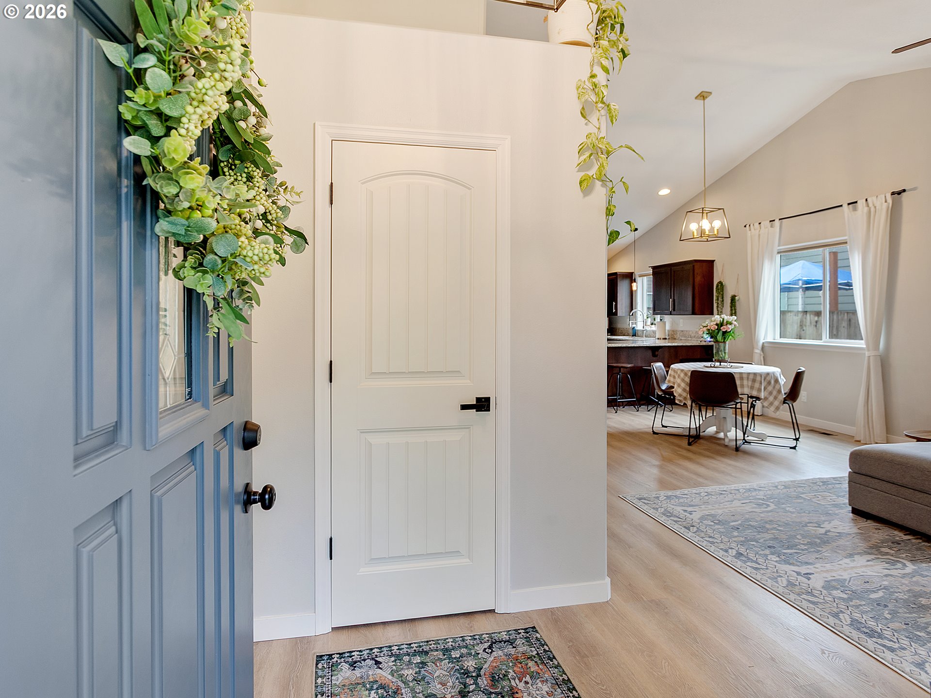 1722 Elk River Street Northwest Salem, OR 97304 - Photo 3 of 37 Entrance/Foyer