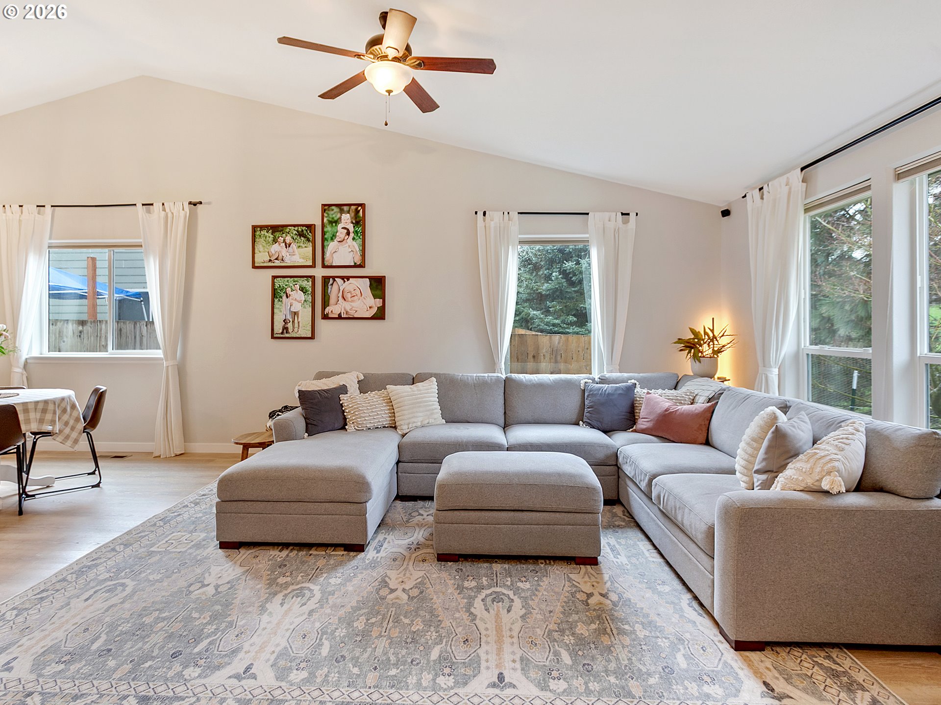 1722 Elk River Street Northwest Salem, OR 97304 - Photo 4 of 37 Living Room