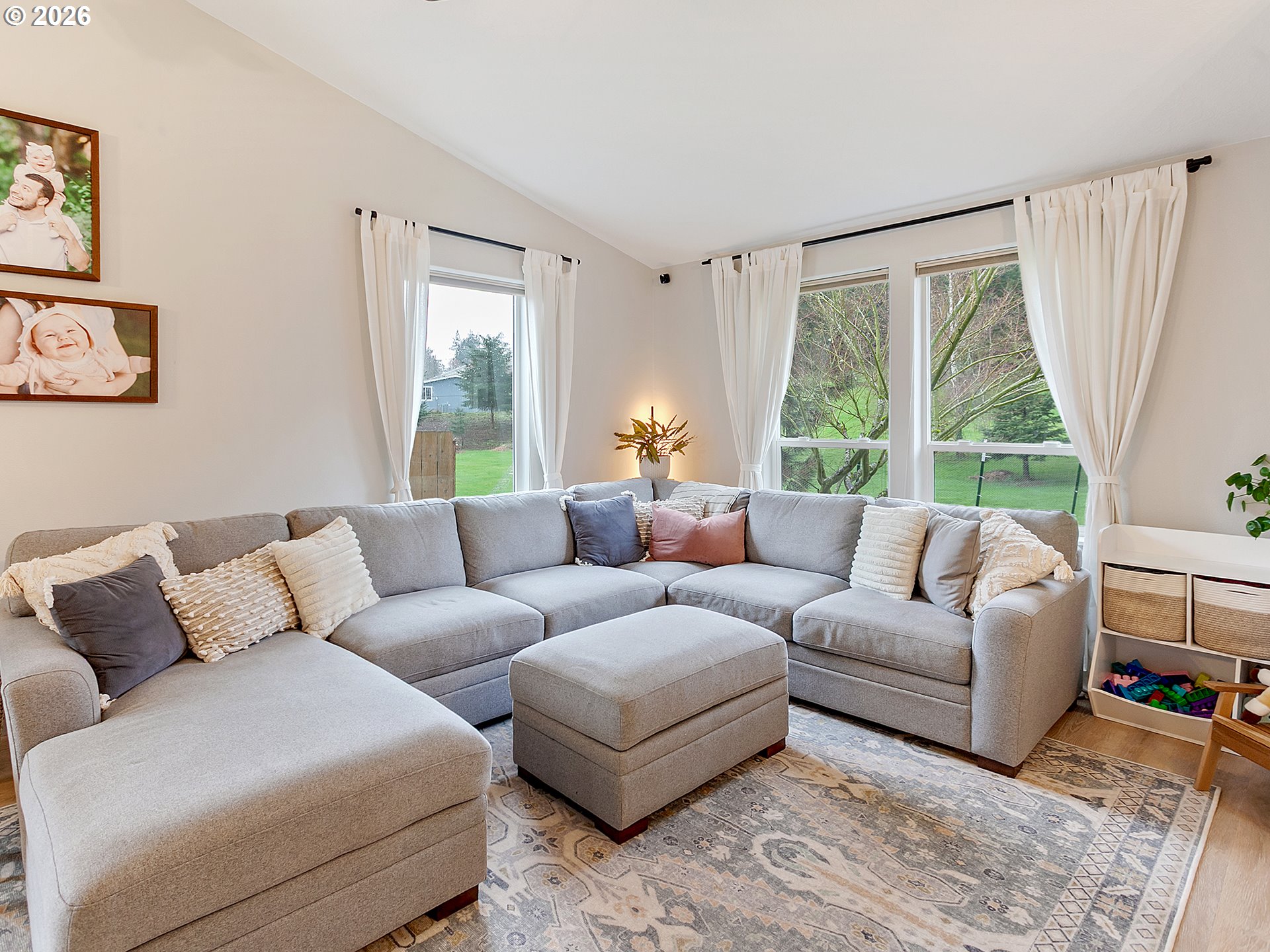 1722 Elk River Street Northwest Salem, OR 97304 - Photo 6 of 37 Living Room
