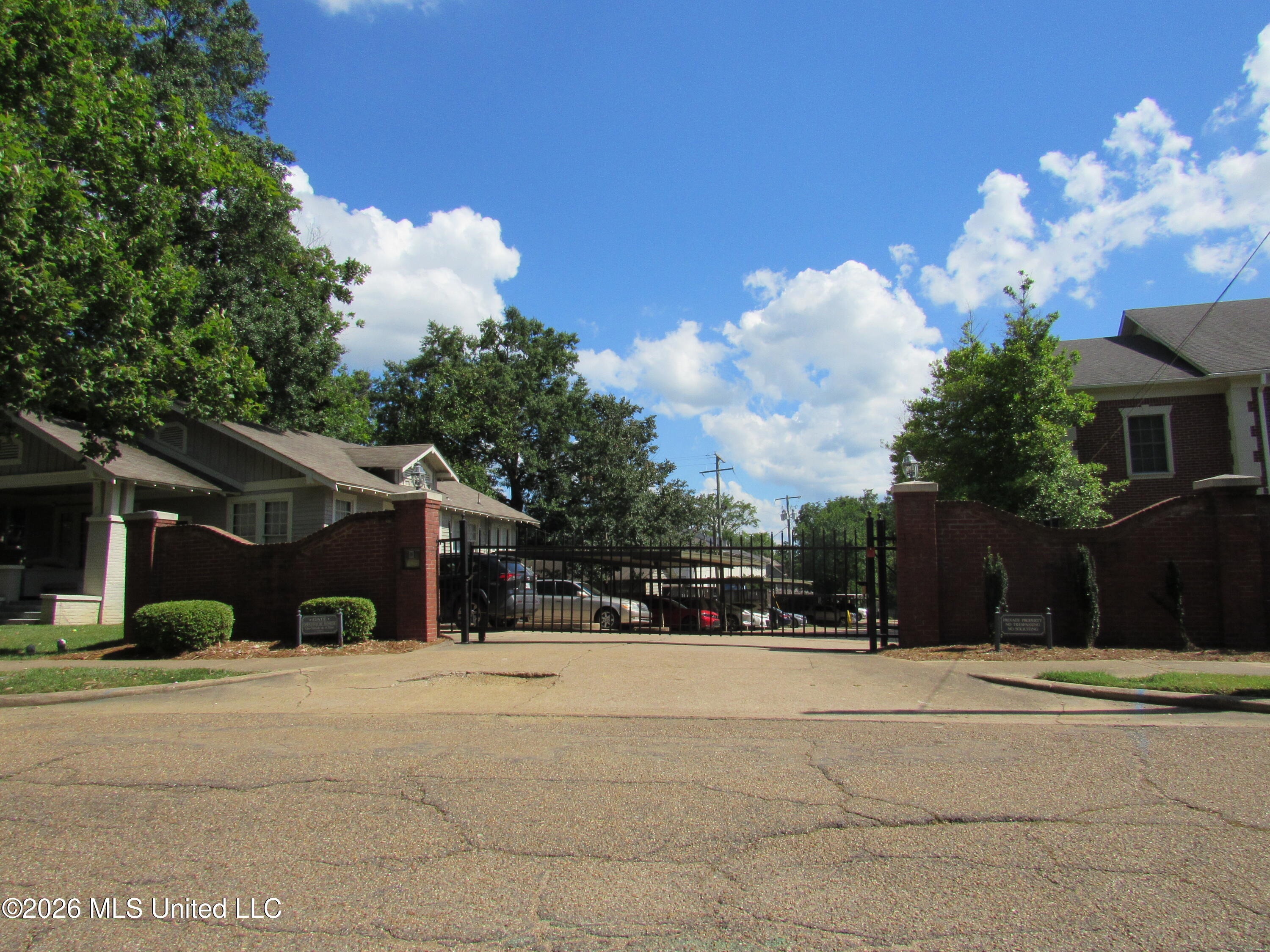 907 Morningside Street, Unit B5 Jackson, MS 39202 - Photo 3 of 15 1609390A-680D-41CD-9D07-BF93F63C477C